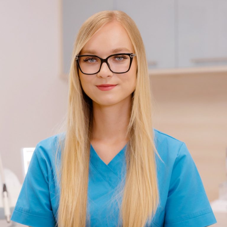 Szénási Fanni - a kecskeméti Next Dent szájsebészet és fogászat munkatársa